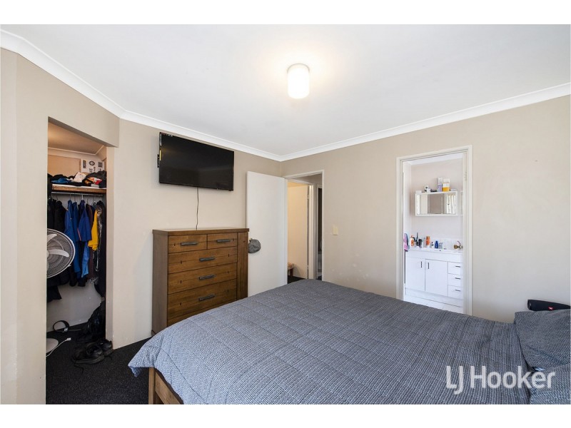 2 Penrith Street, Dudley Park WA 6210