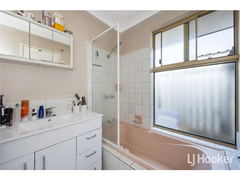 2 Penrith Street, Dudley Park WA 6210