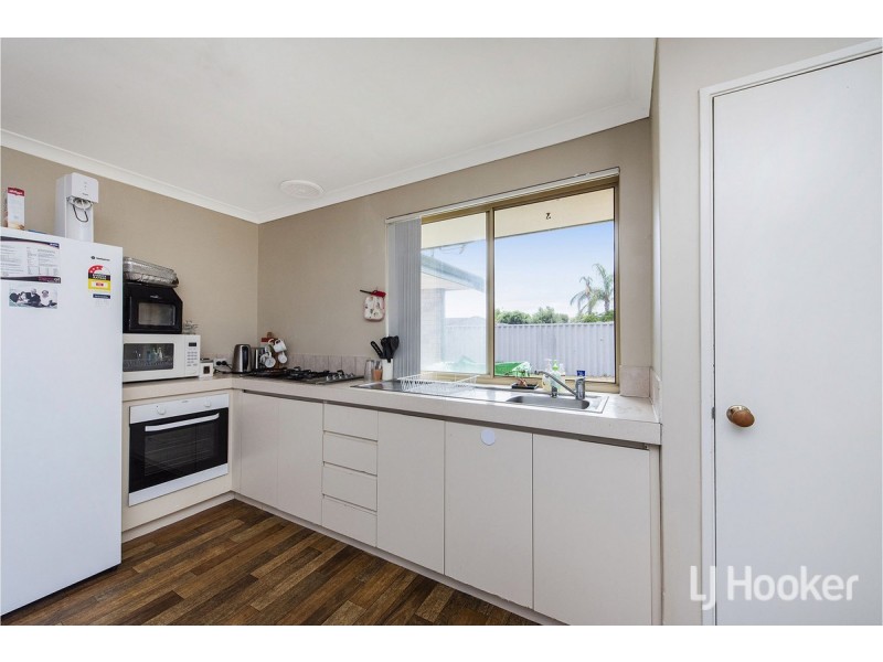 2 Penrith Street, Dudley Park WA 6210