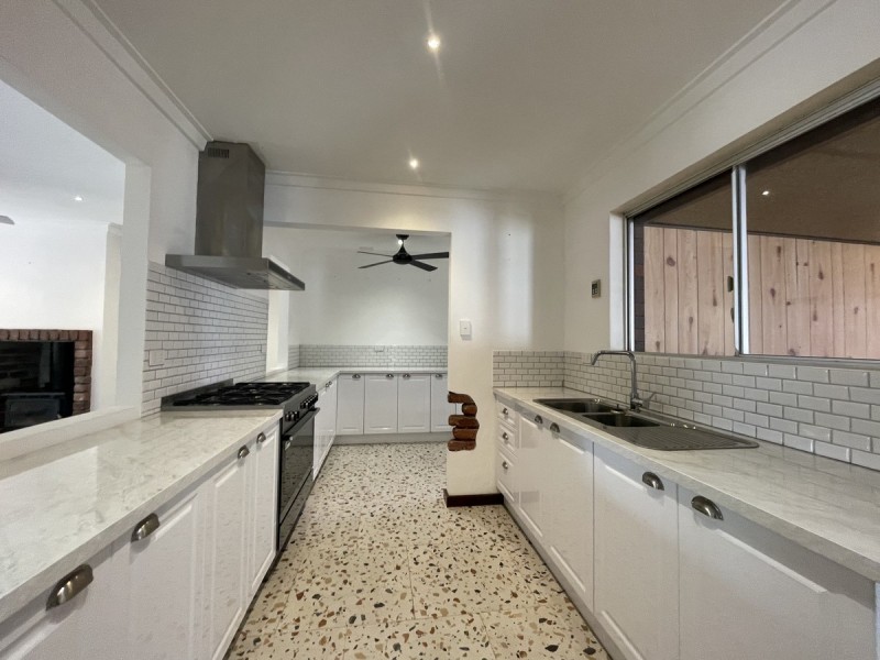 4 Dawlish Way, Warnbro WA 6169