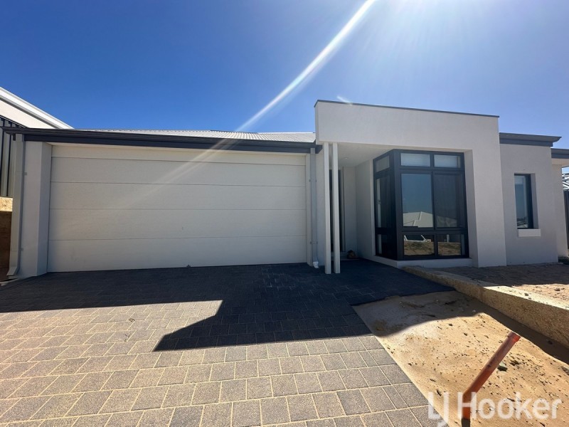 10 Bolsa Road, Madora Bay WA 6210