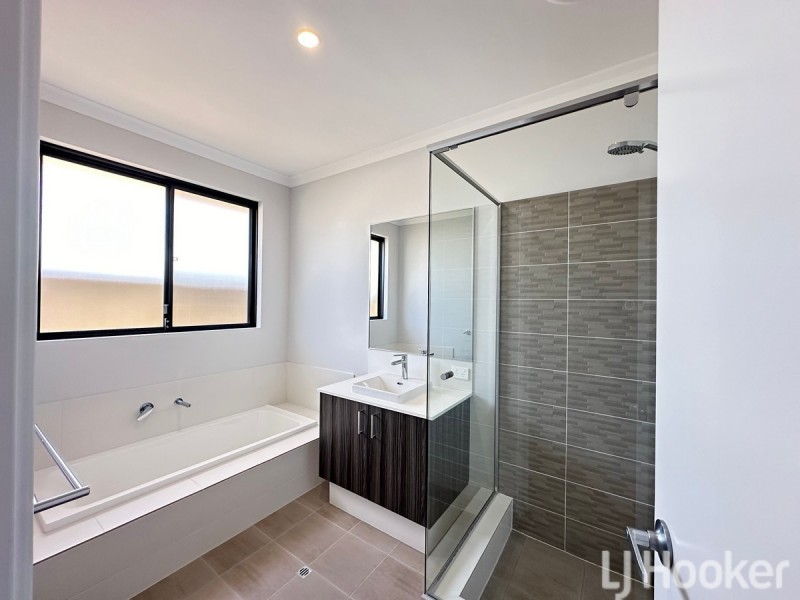 10 Bolsa Road, Madora Bay WA 6210