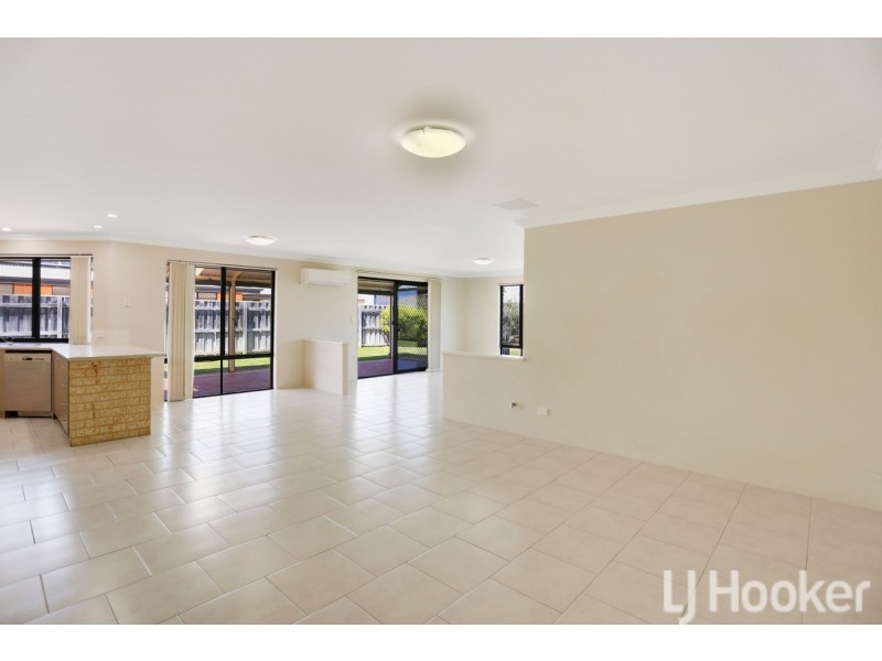 19 Lutea Road, Halls Head WA 6210