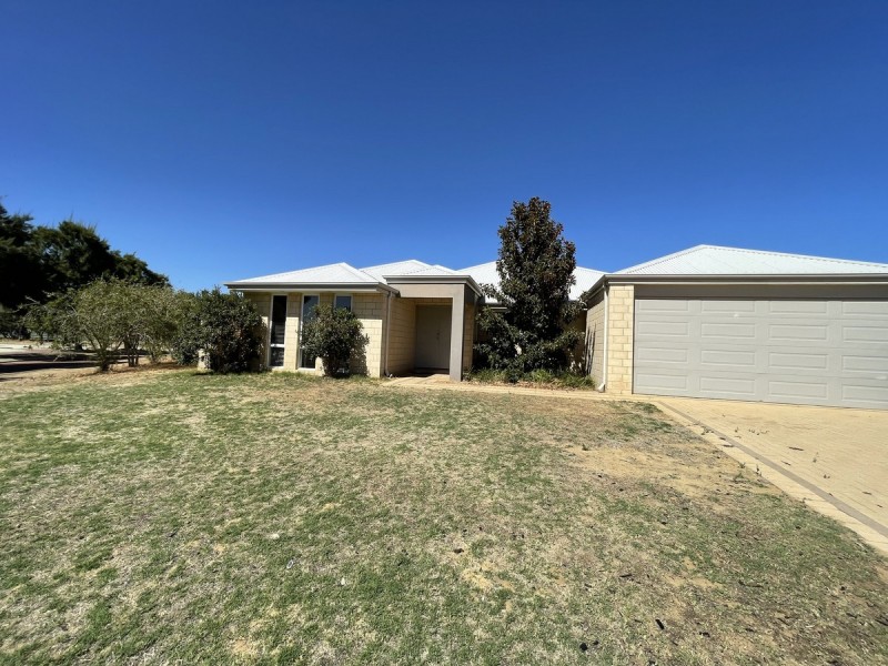 56 Santalum Circus, Halls Head WA 6210