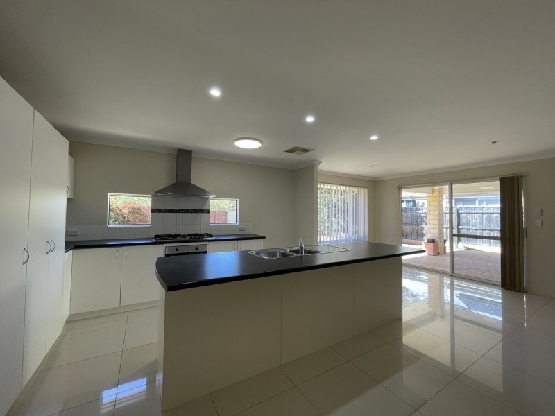 56 Santalum Circus, Halls Head WA 6210