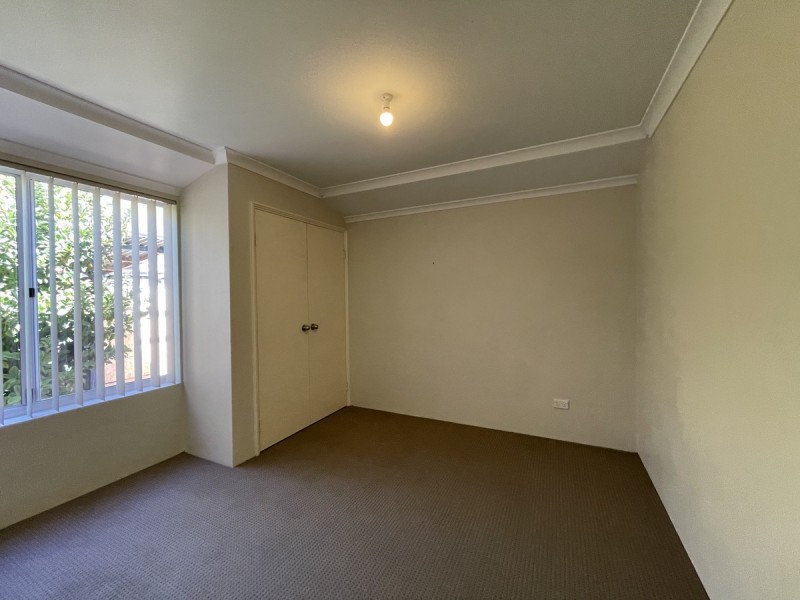 56 Santalum Circus, Halls Head WA 6210