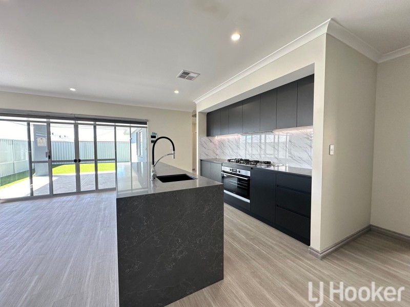 28 Middalya Road, Golden Bay WA 6174