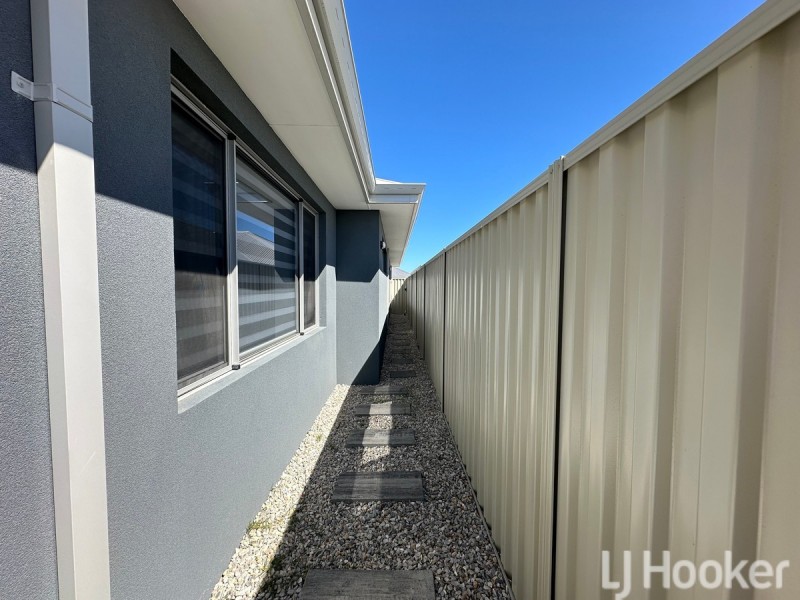 28 Middalya Road, Golden Bay WA 6174