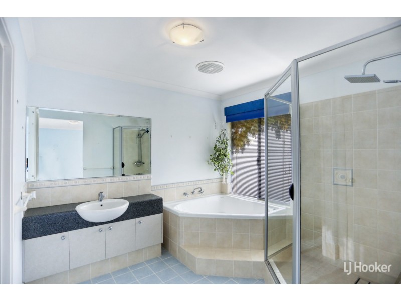 11 Premier Street, Dudley Park WA 6210