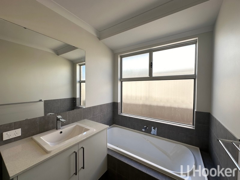 101 Hurlingham Loop, Meadow Springs WA 6210