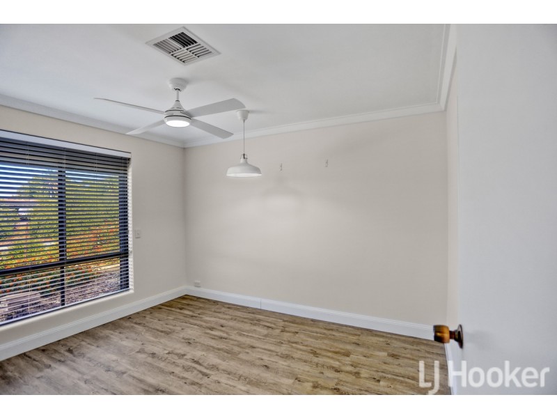 40 Peelwood Parade, Halls Head WA 6210