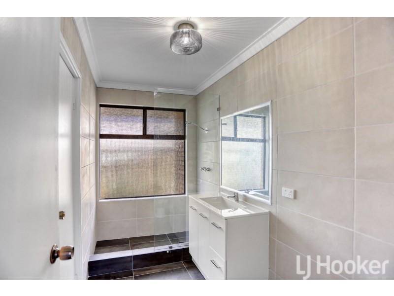 40 Peelwood Parade, Halls Head WA 6210