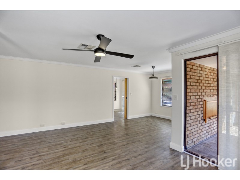 40 Peelwood Parade, Halls Head WA 6210