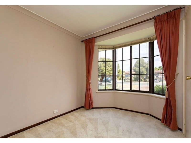 57 Malibu Road, Safety Bay WA 6169