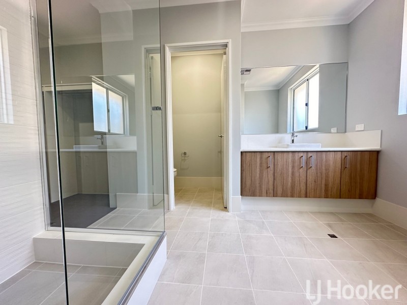 8 Coronado Way, Madora Bay WA 6210
