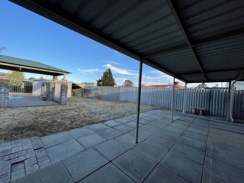1 Zambesi Drive, Greenfields WA 6210