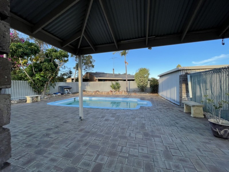 1 Zambesi Drive, Greenfields WA 6210