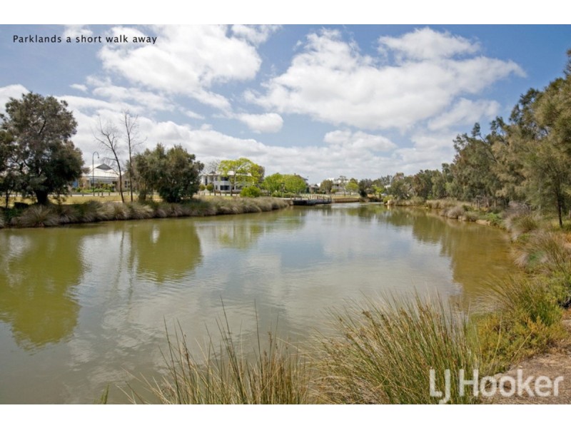 38 Mariners Cove Drive, Dudley Park WA 6210