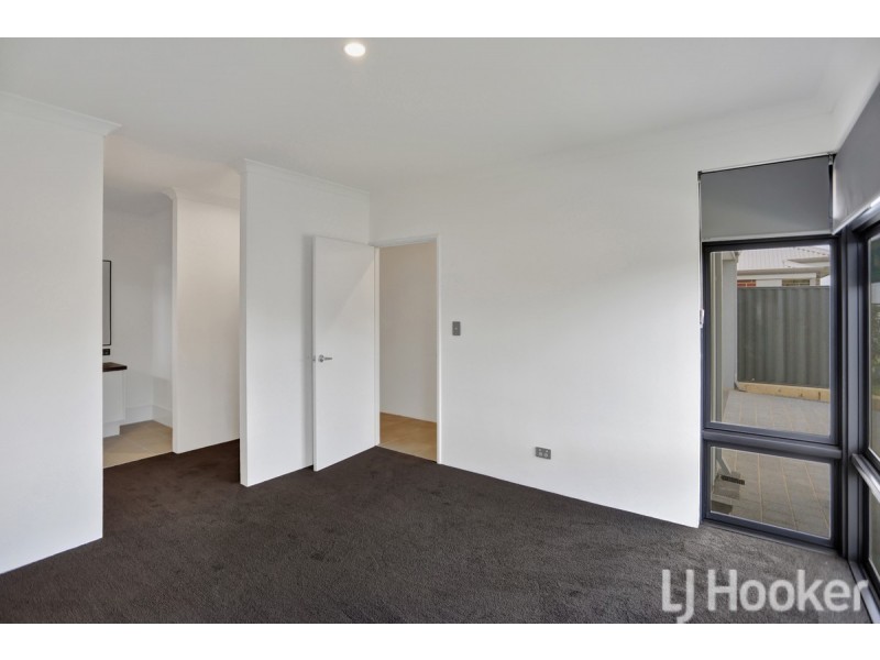 33 Sarasota Loop, Madora Bay WA 6210