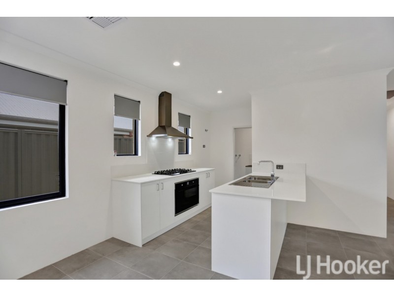 33 Sarasota Loop, Madora Bay WA 6210