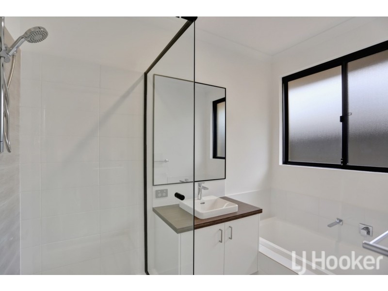 33 Sarasota Loop, Madora Bay WA 6210