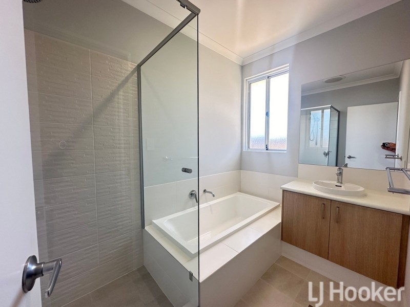 30 Sarasota Loop, Madora Bay WA 6210