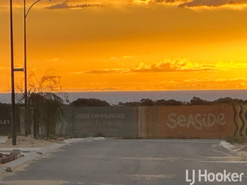 7 Moonlight Street, Madora Bay WA 6210