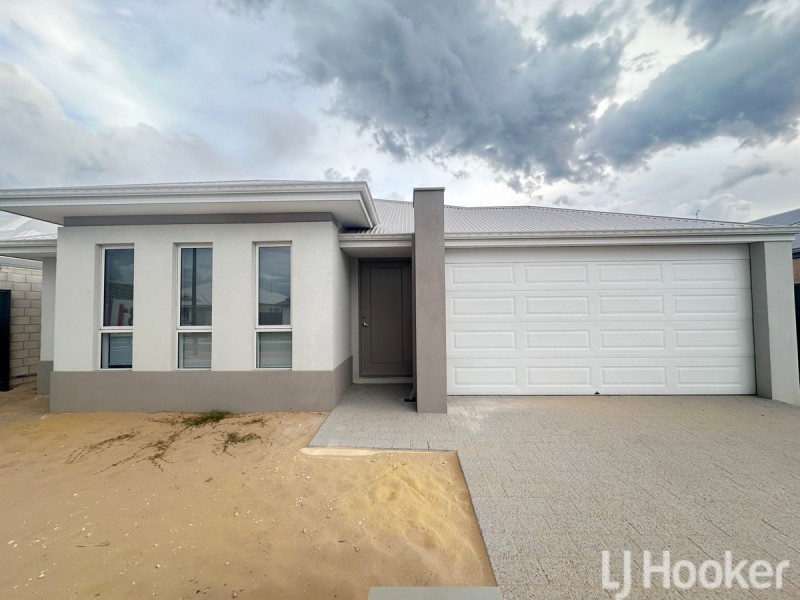 7 Moonlight Street, Madora Bay WA 6210