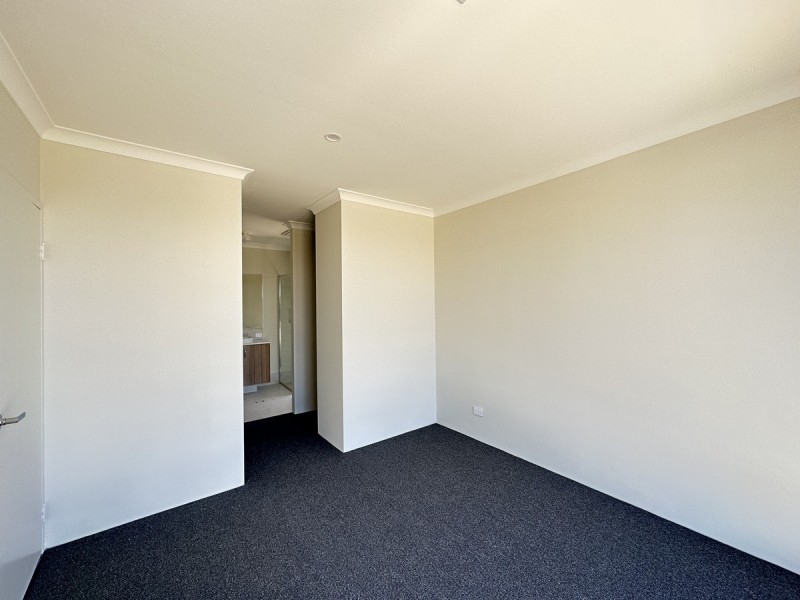 26 Feldspar Road, Karnup WA 6176