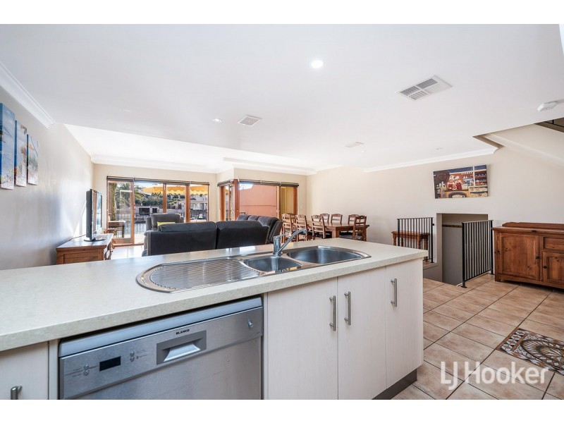 27/18 Port Quays, Wannanup WA 6210