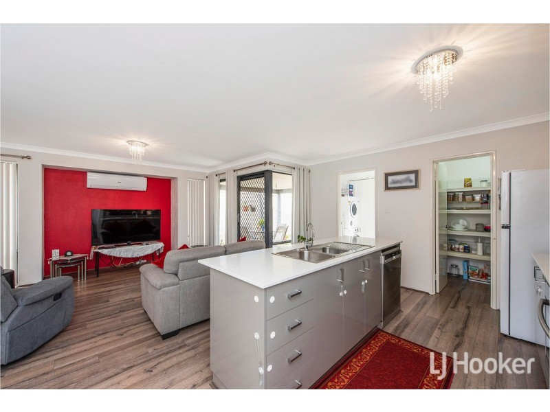 15 Ventura Way, Meadow Springs WA 6210