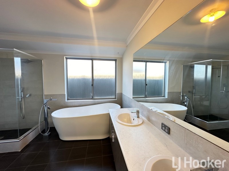 3 Dragonfly Boulevard, Lakelands WA 6180