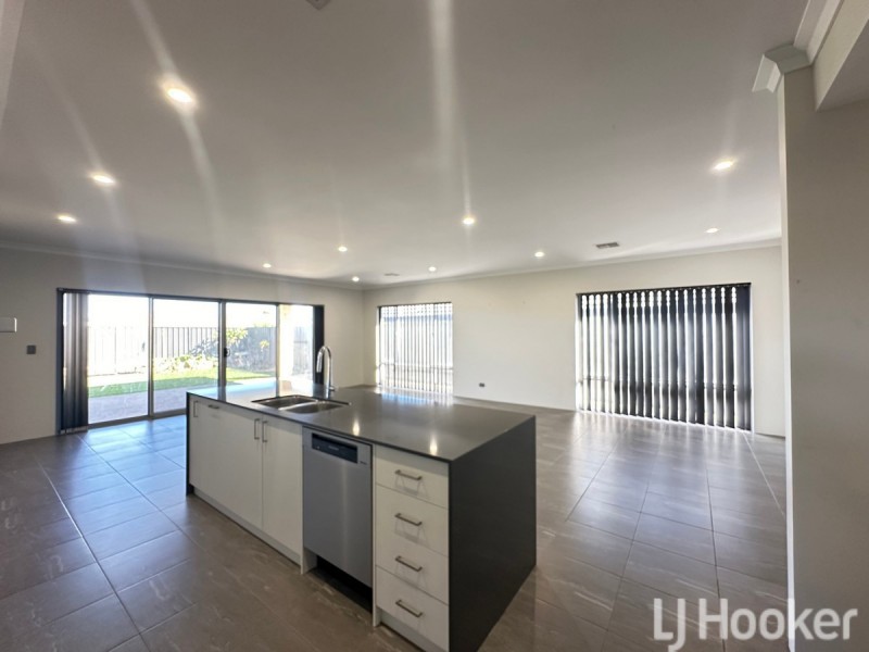 3 Dragonfly Boulevard, Lakelands WA 6180