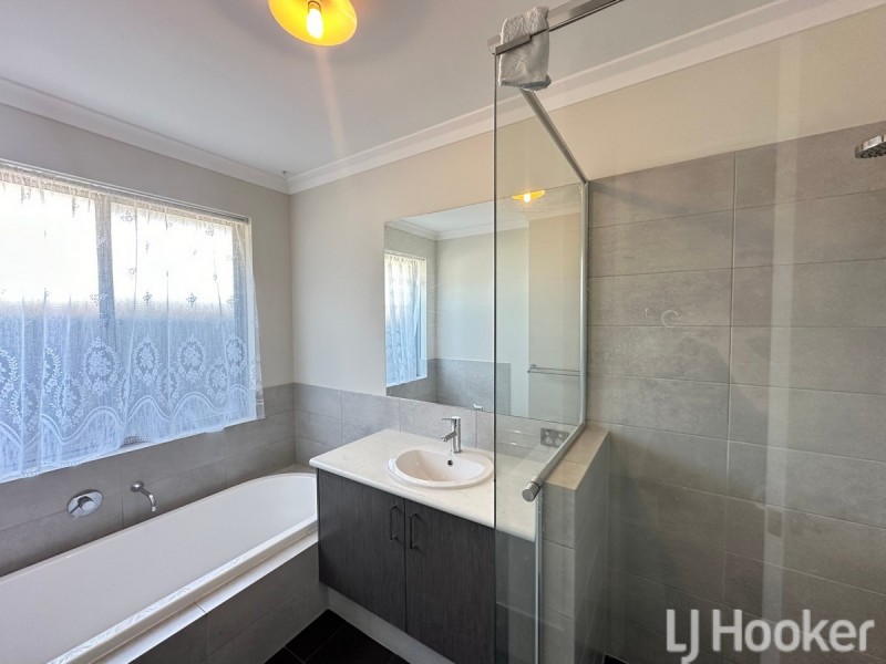 3 Dragonfly Boulevard, Lakelands WA 6180