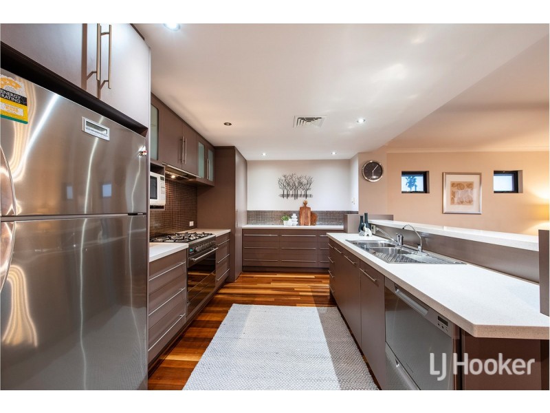 95 Leighton Road, Halls Head WA 6210