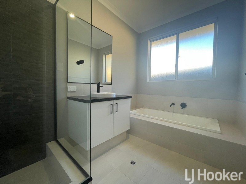 19 Huntington Street, Madora Bay WA 6210