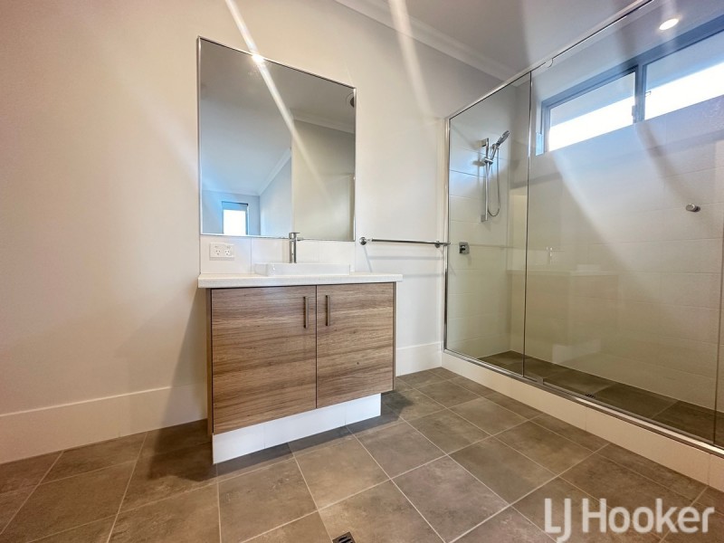 8 Moonlight Street, Madora Bay WA 6210