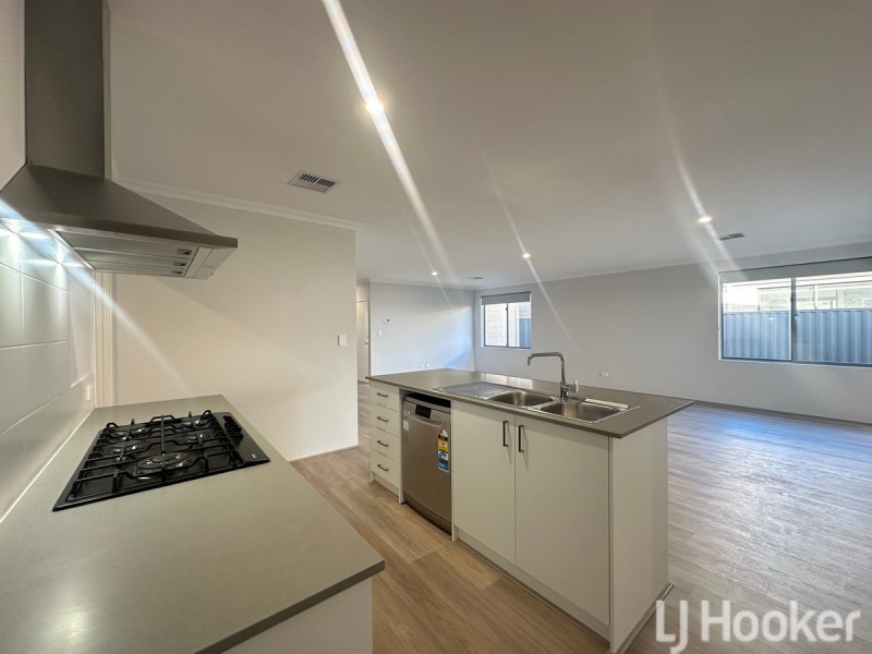 8 Moonlight Street, Madora Bay WA 6210