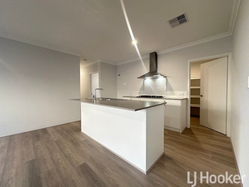 8 Moonlight Street, Madora Bay WA 6210