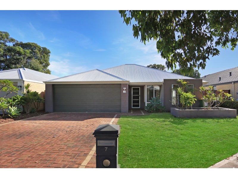 7 Bobtail Bend, Wannanup WA 6210