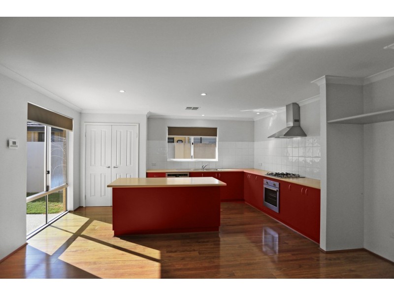 7 Bobtail Bend, Wannanup WA 6210