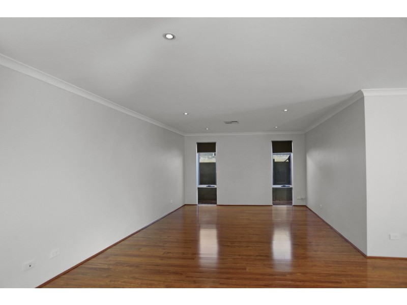 7 Bobtail Bend, Wannanup WA 6210