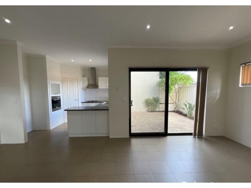 20D Lanyon Street, Mandurah WA 6210