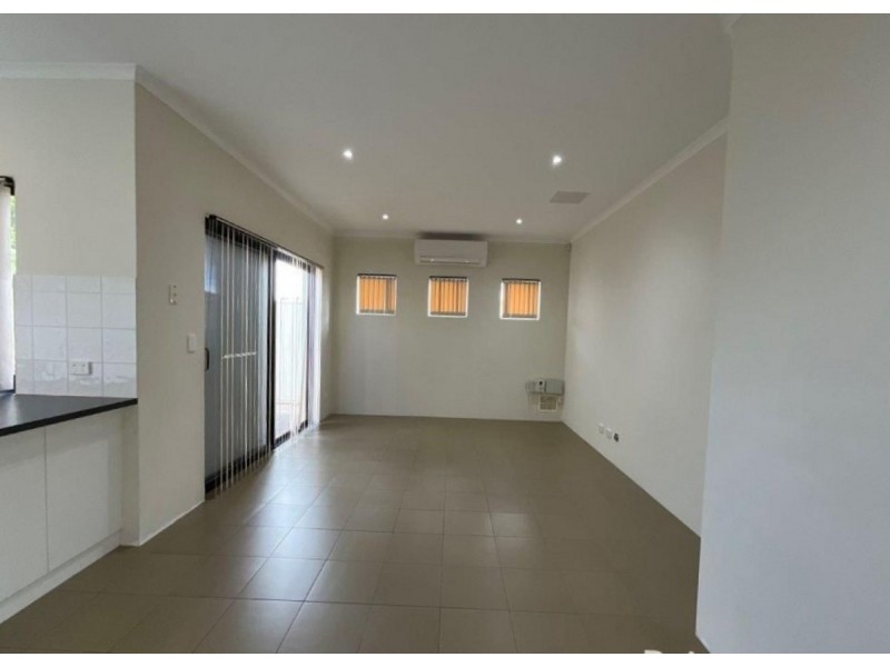 20D Lanyon Street, Mandurah WA 6210