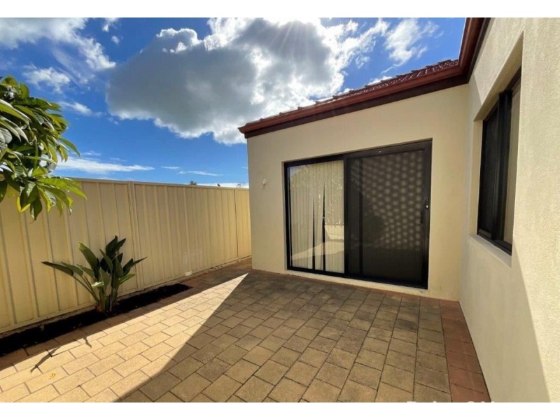 20D Lanyon Street, Mandurah WA 6210