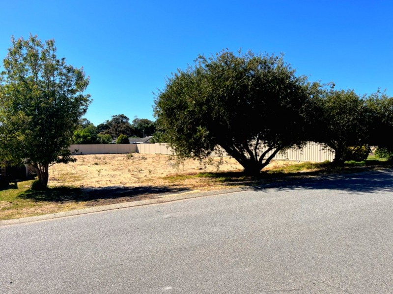 6 Banjup Road, Greenfields WA 6210