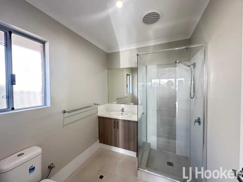 11 Lauderdale Road, Madora Bay WA 6210
