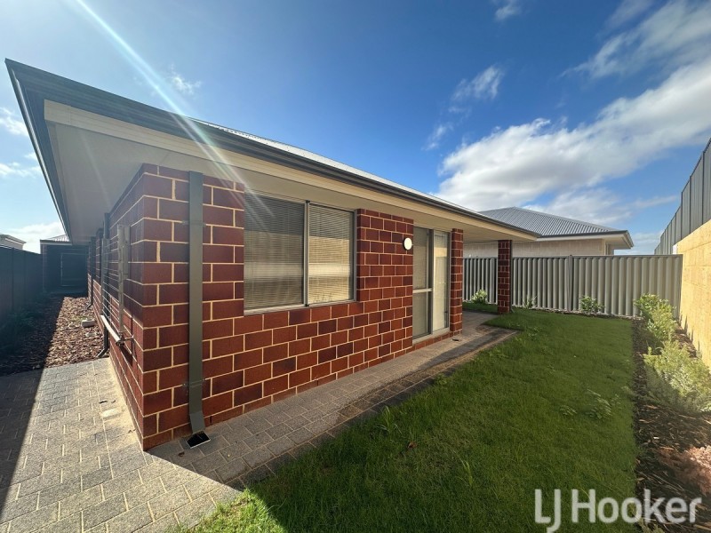 11 Lauderdale Road, Madora Bay WA 6210