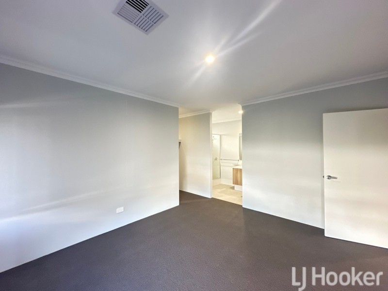 17 Huntington Street, Madora Bay WA 6210