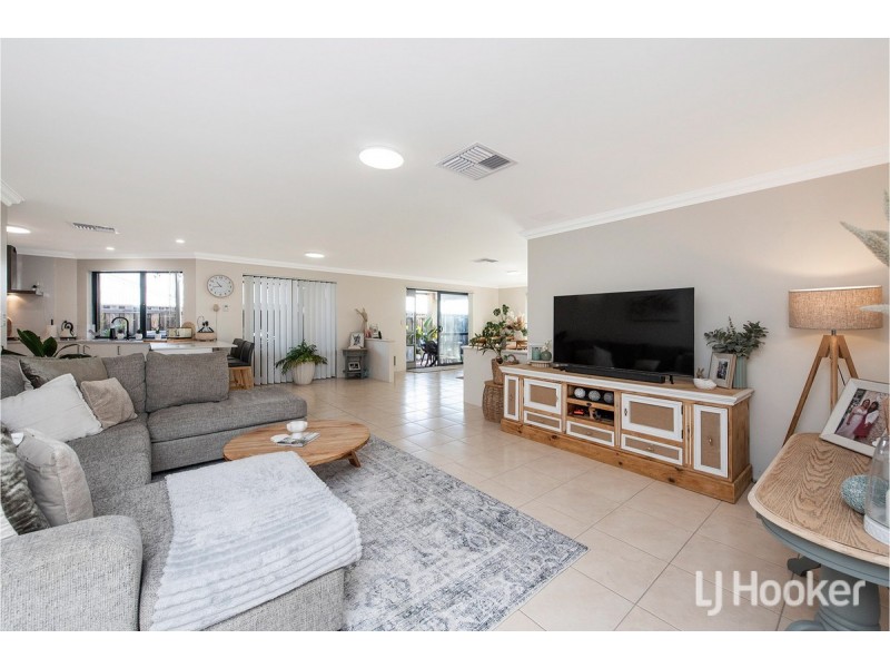 15 Carissa Turn, Halls Head WA 6210